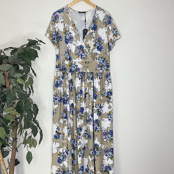 NWT PLUS Ouges Floral Dress - Picture 1 of 5